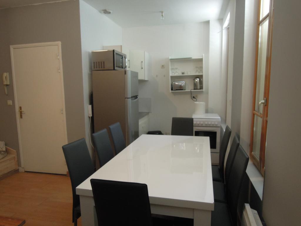 Appart'Hotel De La Tour Troyes Ruang foto